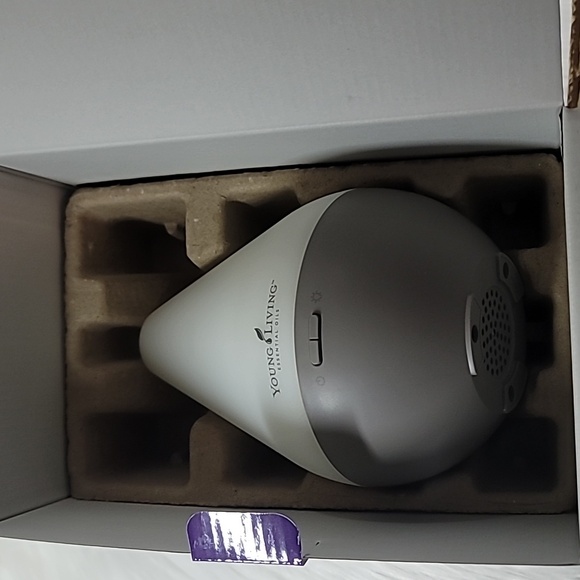 NEW In Box- Young Living Dewdrop Diffuser - Picture 3 of 3